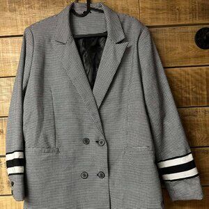 Women’s blazer by Motion, size S/P (Small/Petite), in good condition.